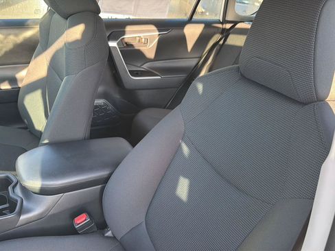 Used 2024 Toyota RAV4 LE FWD image 27