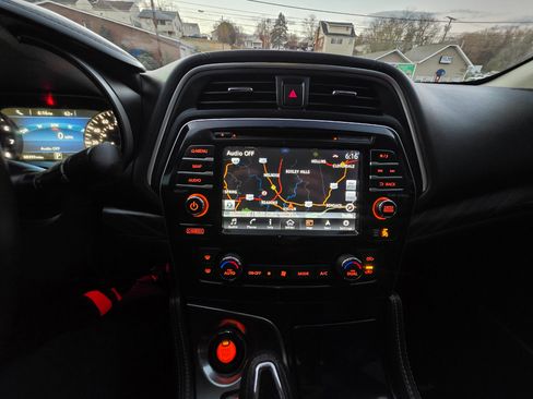 Used 2016 Nissan Maxima Platinum w/ Interior Lighting Package image 22