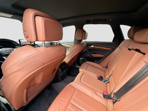 Used 2021 Audi Q5 e Prestige w/ Prestige Package image 27