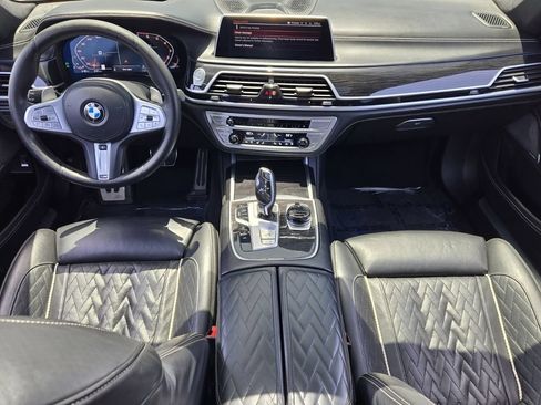 Used 2021 BMW 750i xDrive w/ Autobahn Package AWD/4WD image 12