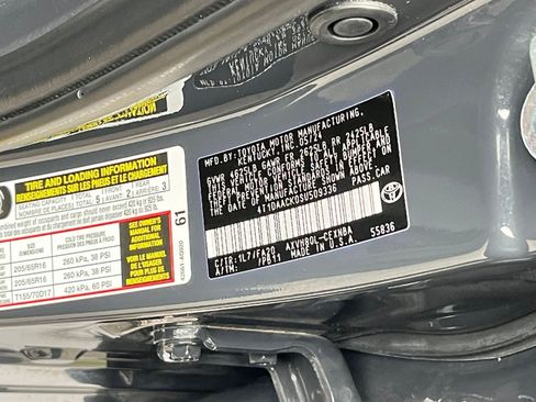 Used 2025 Toyota Camry LE image 29