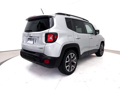 Used 2015 Jeep Renegade Latitude FWD image 15
