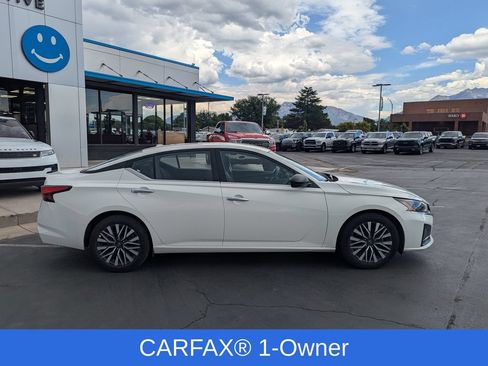 Used 2025 Nissan Altima 2.5 SV FWD image 2