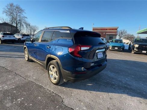 Certified 2022 GMC Terrain SLE w/ Driver Convenience Package image 6
