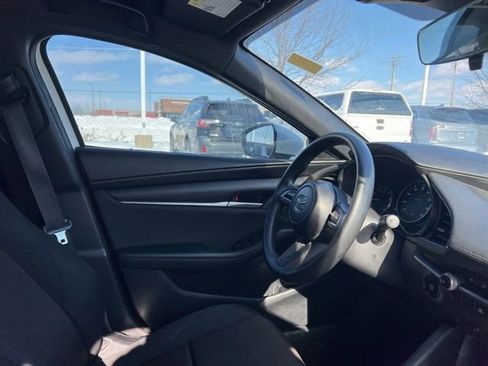 Used 2021 MAZDA MAZDA3 s image 33