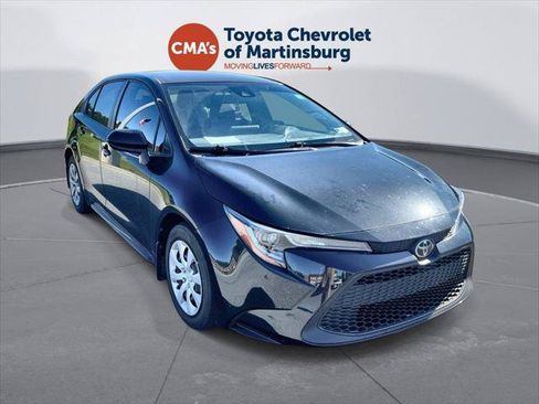 Certified 2022 Toyota Corolla LE FWD image 1