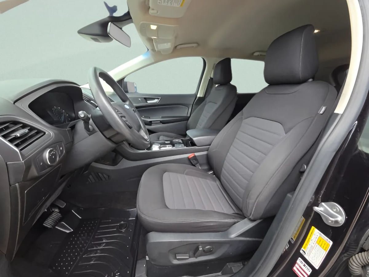 Used 2020 Ford Edge SE FWD image 20