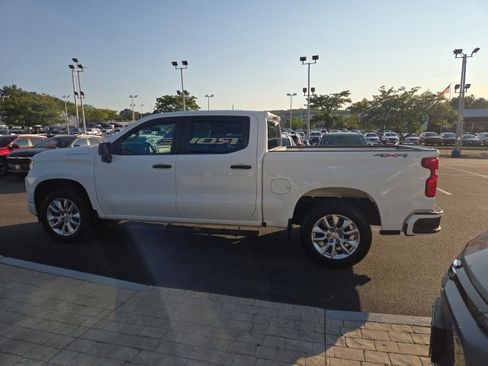 Used 2022 Chevrolet Silverado 1500 Custom image 4