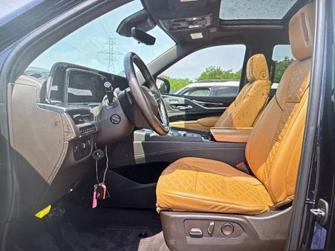 Used 2022 Cadillac Escalade Sport w/ Touring Package AWD/4WD image 7