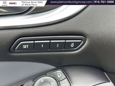 Used 2020 Buick Enclave Premium w/ Sun and Sites Package image 20