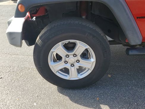 Used 2015 Jeep Wrangler Sport image 4