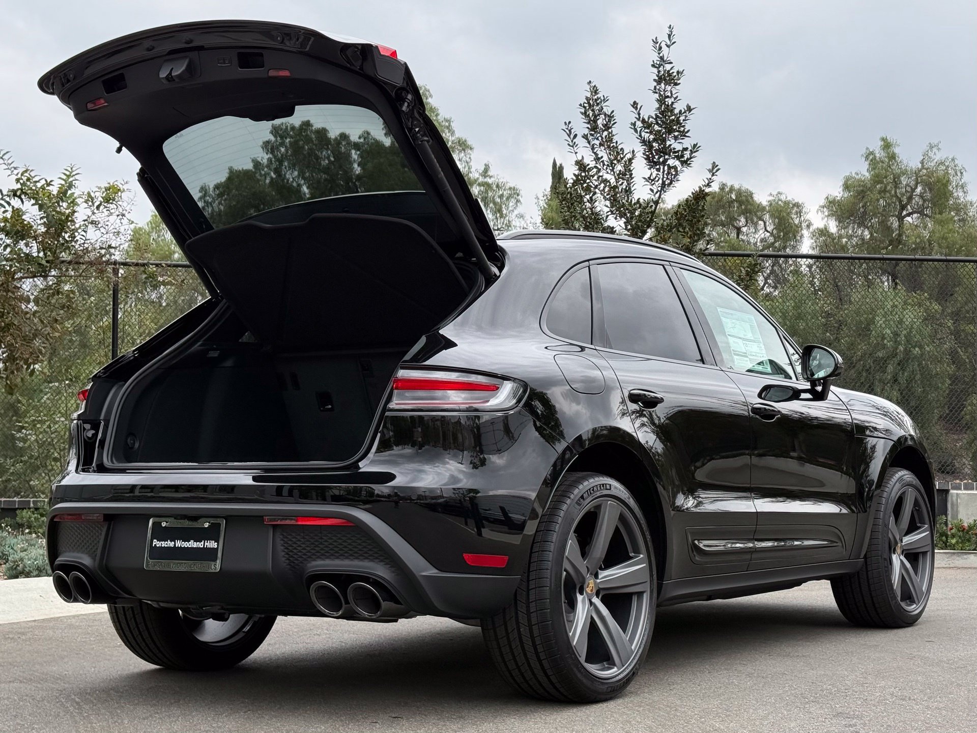 Used 2026 Porsche Macan AWD/4WD image 32