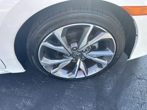 Used 2019 Honda Civic Touring image 22