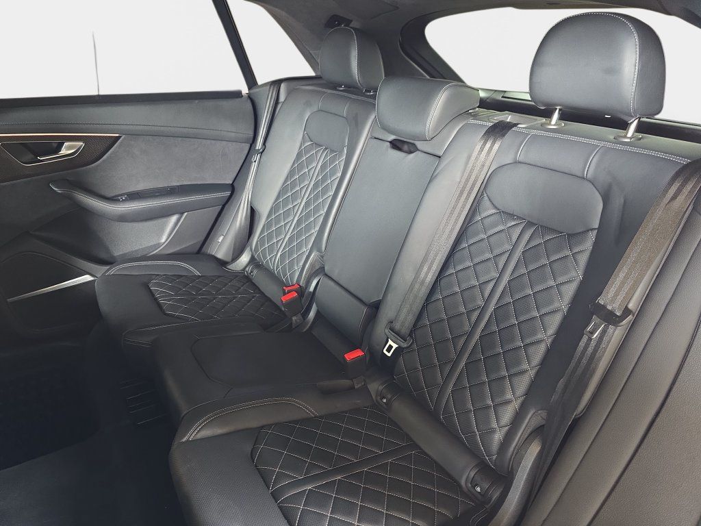 Used 2023 Audi SQ8 Prestige AWD/4WD image 14