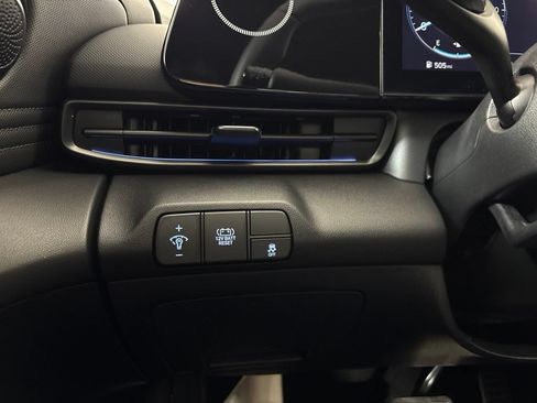 Certified 2025 Hyundai Elantra SEL FWD image 34