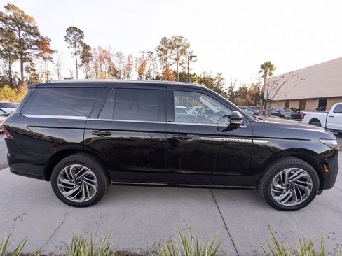 Certified 2025 Lincoln Navigator Reserve image 4