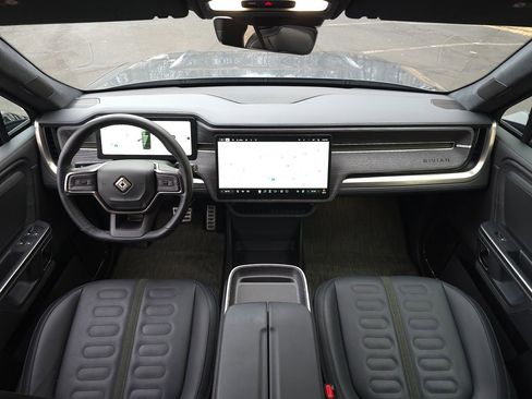 Used 2024 Rivian R1S Adventure image 10