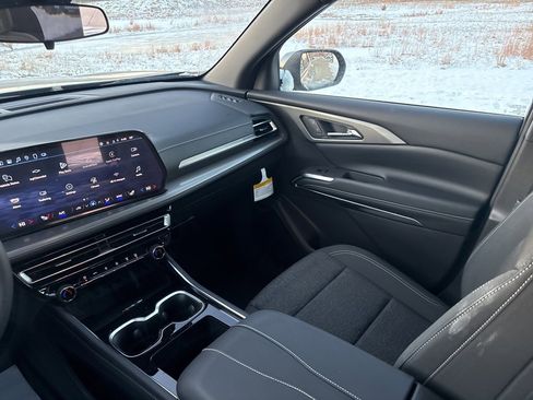 New 2025 Chevrolet Traverse LT w/ Midnight/Sport Edition image 51