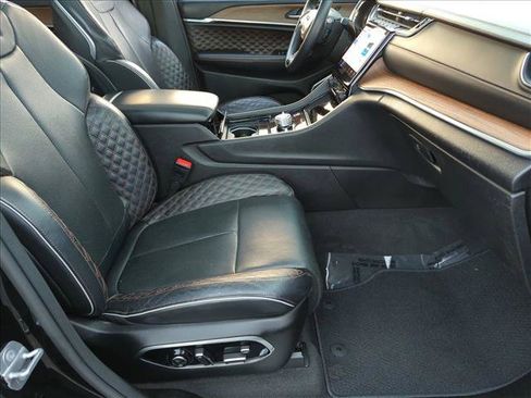 Used 2022 Jeep Grand Cherokee L Summit w/ Luxury Tech Group V AWD/4WD image 22
