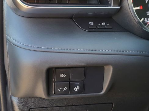 Used 2021 Toyota Highlander Limited image 23