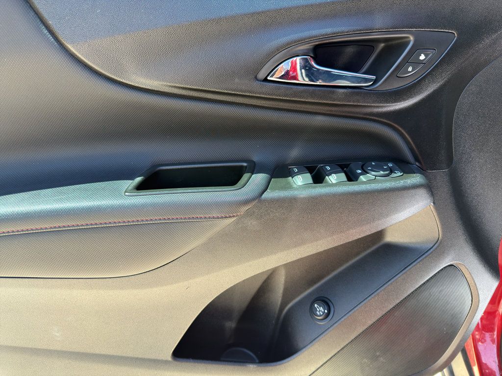 Used 2022 Chevrolet Equinox RS w/ RS Leather Package FWD image 14