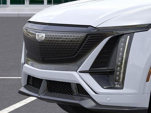 New 2026 Cadillac Lyriq V w/ Exterior Carbon Fiber Package AWD/4WD image 37