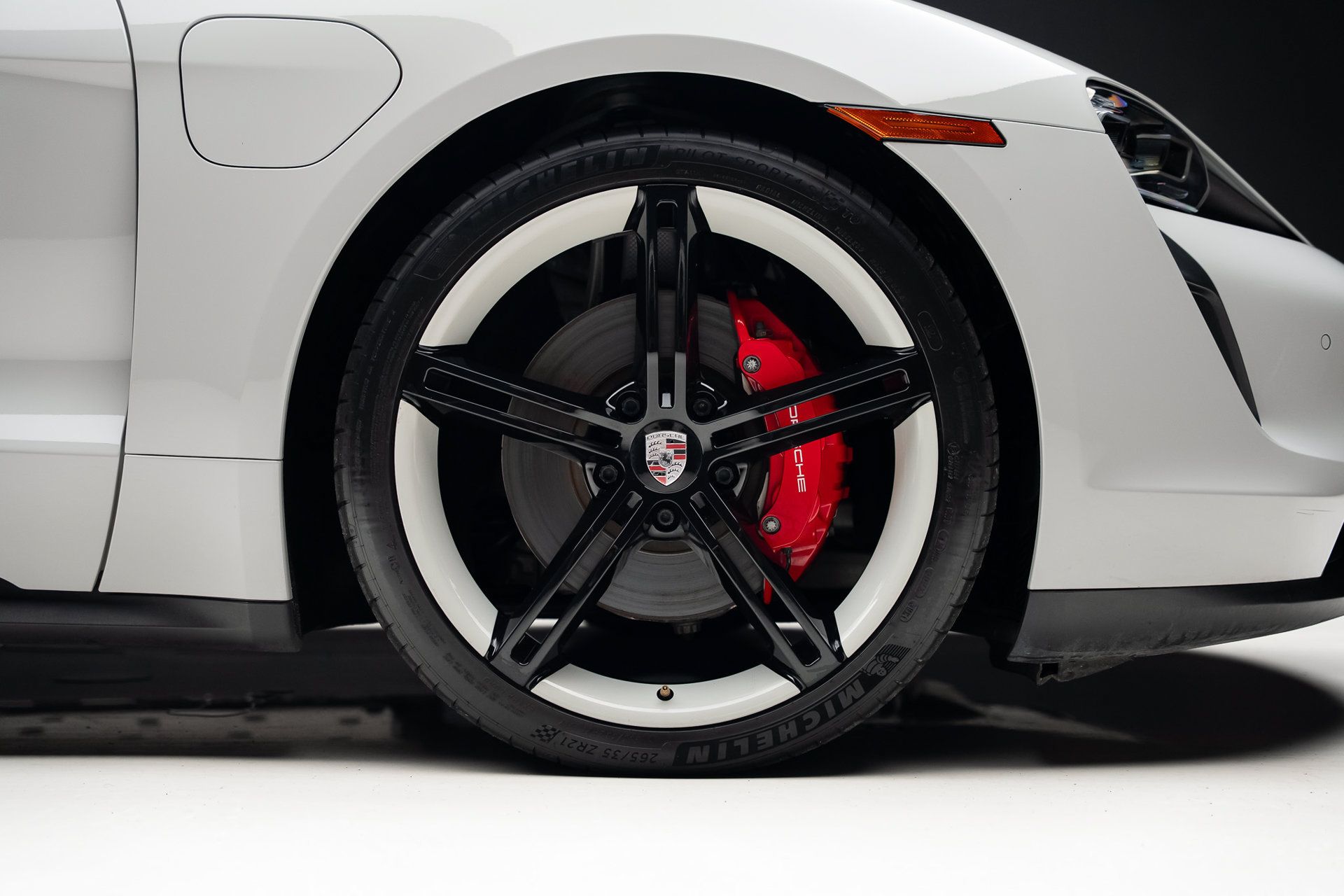 Used 2022 Porsche Taycan 4S AWD/4WD image 36