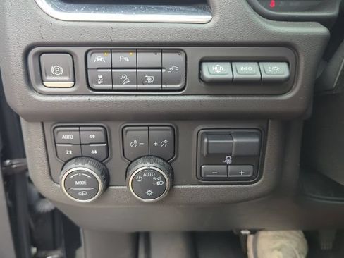Used 2022 Chevrolet Tahoe High Country AWD/4WD image 25