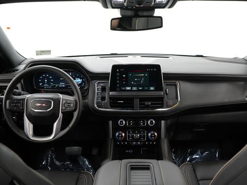 Used 2024 GMC Yukon SLT w/ SLT Luxury Package AWD/4WD image 19