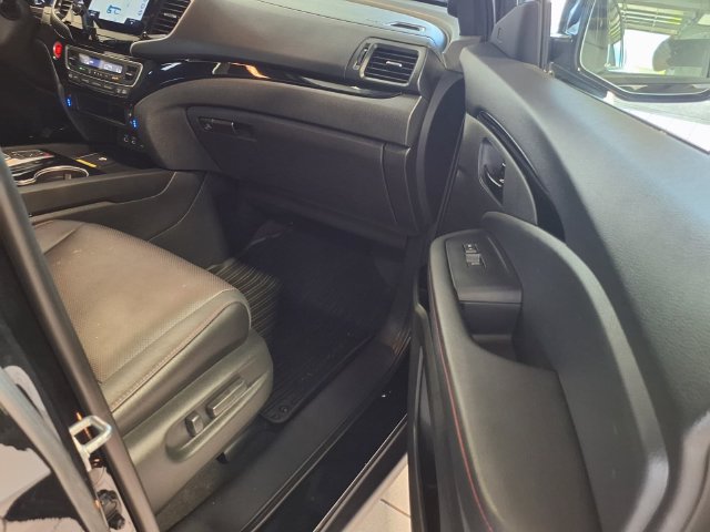 Certified 2025 Honda Passport Black Edition image 28