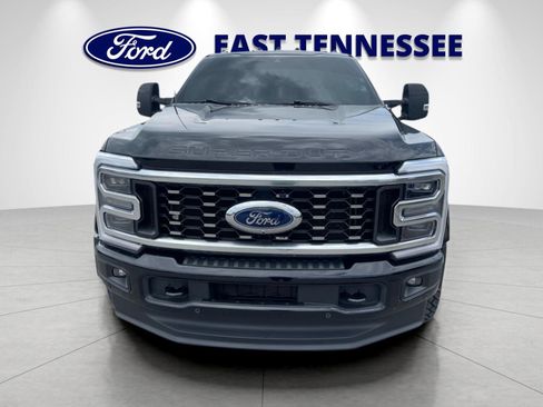 Used 2025 Ford F450 Platinum w/ FX4 Off-Road Package AWD/4WD image 9