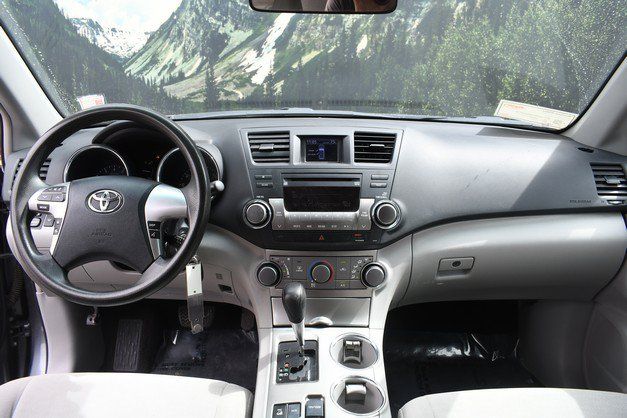 Used 2011 Toyota Highlander 4WD w/ Tech Pkg image 18