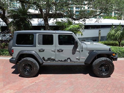 Used 2018 Jeep Wrangler Unlimited Sport AWD/4WD image 35