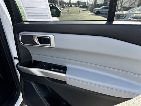 Certified 2022 Ford Explorer XLT w/ Equipment Group 202A image 41