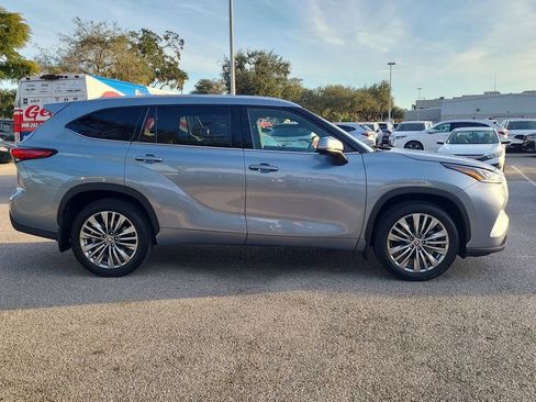 Used 2021 Toyota Highlander Platinum image 10