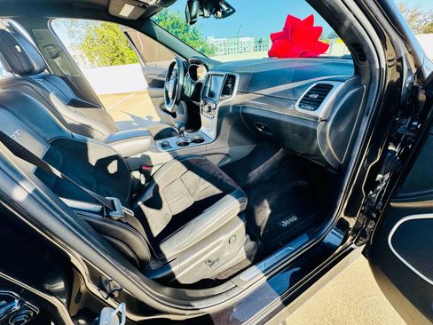 Used 2014 Jeep Grand Cherokee SRT8 w/ Luxury Group II image 56