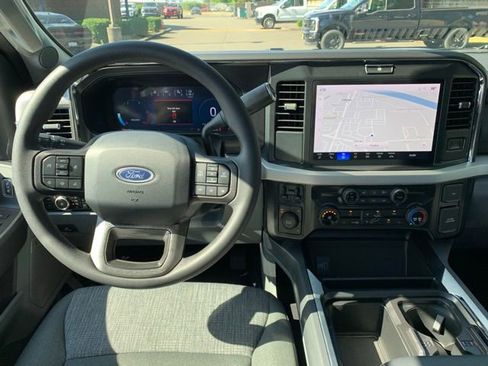 New 2025 Ford F350 XLT w/ Black Appearance Package image 15