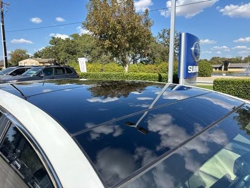 Used 2013 Toyota Venza XLE w/ XLE Premium Pkg FWD image 3