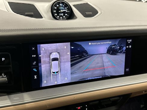 Used 2024 Porsche Cayenne image 23