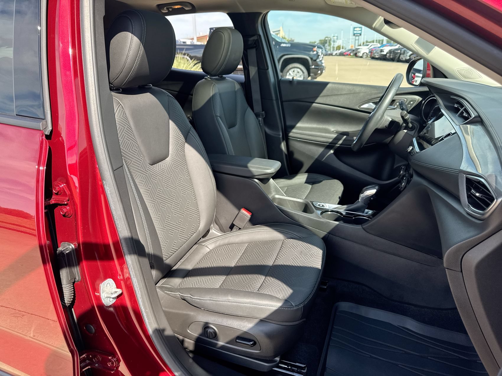 Used 2022 Buick Encore GX Essence w/ Experience Buick Package AWD/4WD image 24