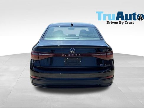 Used 2025 Volkswagen Jetta SE FWD image 6