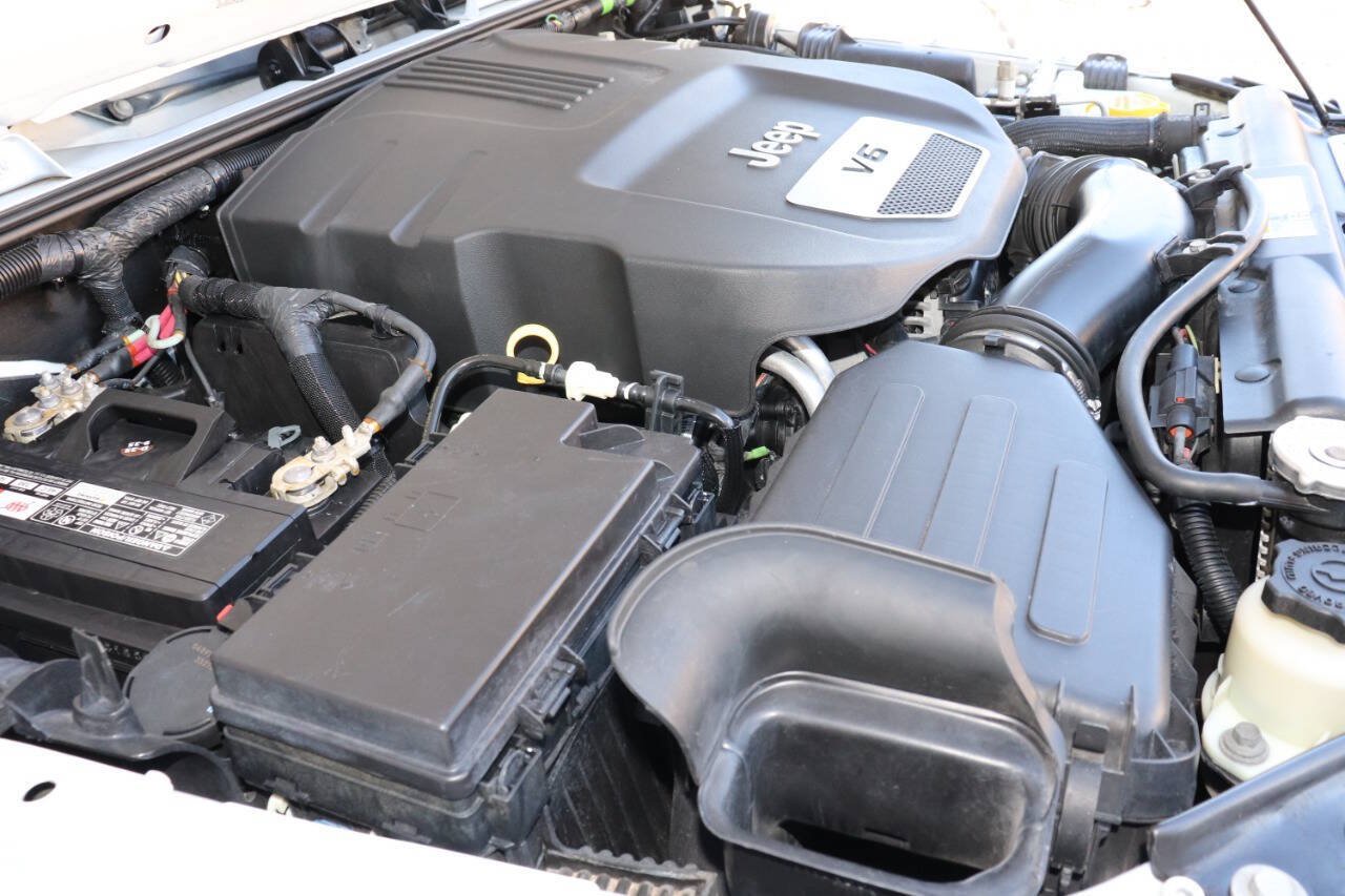 Used 2018 Jeep Wrangler Unlimited Sport S AWD/4WD image 15