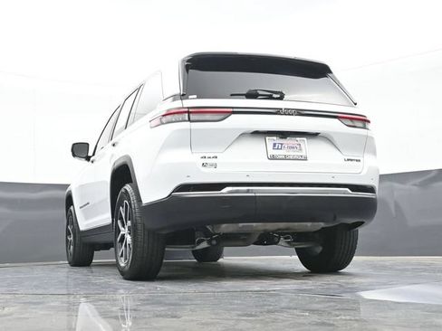 Used 2024 Jeep Grand Cherokee Limited w/ Trailer Tow Package AWD/4WD image 46
