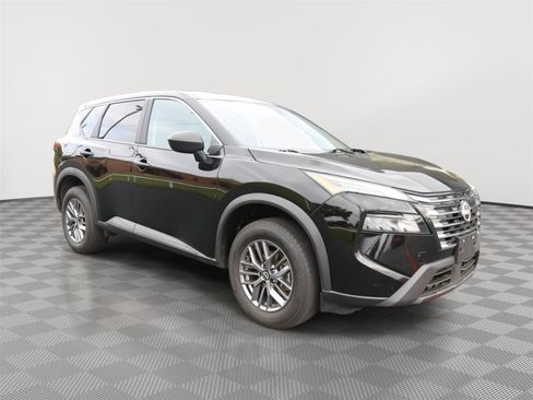 Used 2024 Nissan Rogue S AWD/4WD image 3
