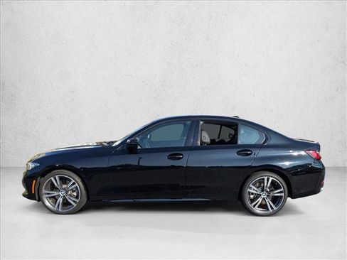 Used 2023 BMW 330i Sedan w/ Premium Package image 11
