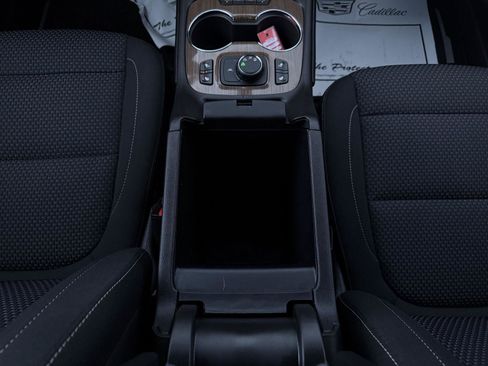 Certified 2023 GMC Acadia SLE w/ Driver Convenience Package image 24