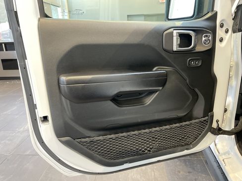 Used 2021 Jeep Wrangler Unlimited Rubicon AWD/4WD image 14