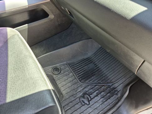 Used 2023 RAM 1500 Laramie RWD image 42