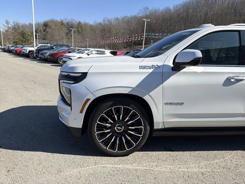 Used 2025 Chevrolet Tahoe High Country w/ LPO, Illumination Package image 9