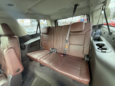 Used 2016 Chevrolet Suburban LTZ image 9
